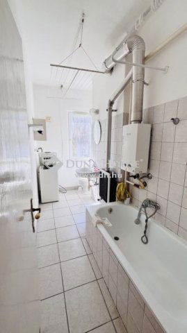 Kiadó téglalakás, albérlet, Pécsett 130 E Ft / hó, 2 szobás