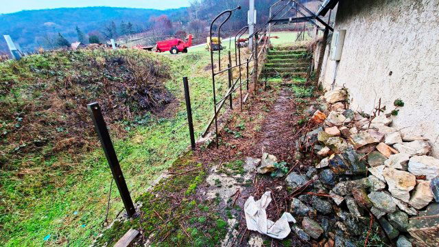 Eladó családi ház, Csákváron 5.5 M Ft, 2 szobás