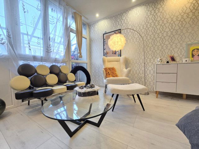 Eladó téglalakás, Szekszárdon 34.6 M Ft, 2 szobás