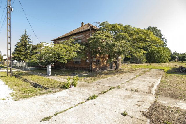 Eladó családi ház, Zsombón 39.9 M Ft, 5 szobás