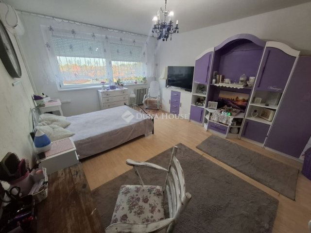 Eladó panellakás, Kiskunfélegyházán 32.9 M Ft, 2 szobás