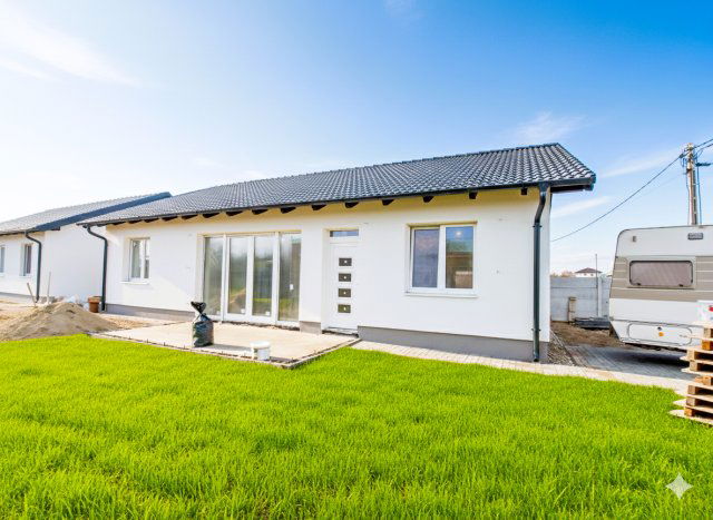 Eladó ikerház, Dunavarsányban 98.5 M Ft, 4 szobás