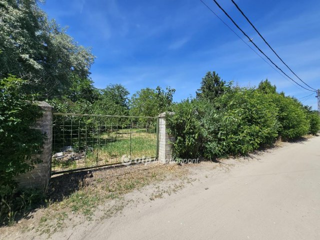 Eladó nyaraló, Szigetszentmiklóson 19.9 M Ft, 1 szobás