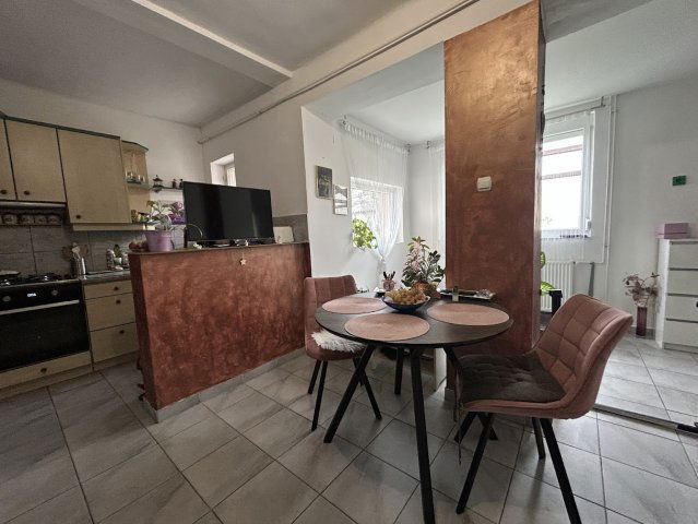 Eladó családi ház, Rábatamásin 49.99 M Ft, 2 szobás