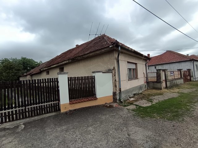 Eladó családi ház, Hatvanban 56 M Ft, 3 szobás