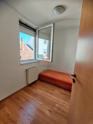 Kiadó téglalakás, albérlet, Pécsett 180 E Ft / hó, 3 szobás