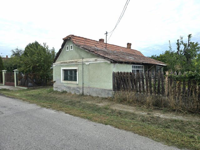 Eladó családi ház, Dunapatajon 3 M Ft, 1 szobás