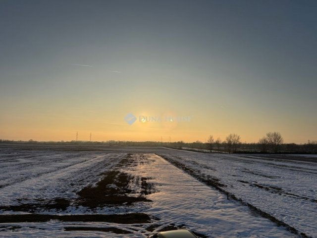 Eladó téglalakás, Dunavarsányban 70.9 M Ft, 3+1 szobás