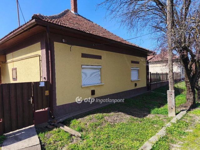 Eladó családi ház, Dévaványán 26 M Ft, 2 szobás