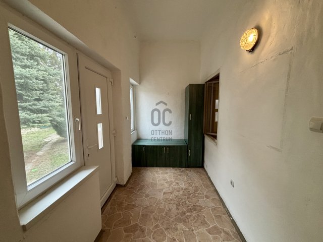 Eladó családi ház, Szegeden 31.9 M Ft, 1 szobás