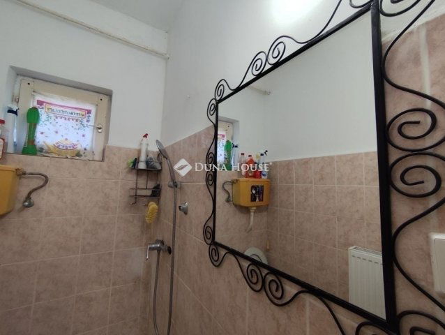 Eladó családi ház, Dunaharasztin 23.9 M Ft, 2 szobás