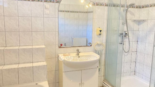 Kiadó családi ház, albérlet, Dunakeszin 450 E Ft / hó, 4 szobás
