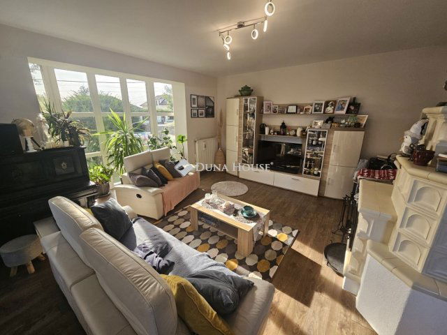 Eladó családi ház, Győrújbaráton 165 M Ft, 4 szobás