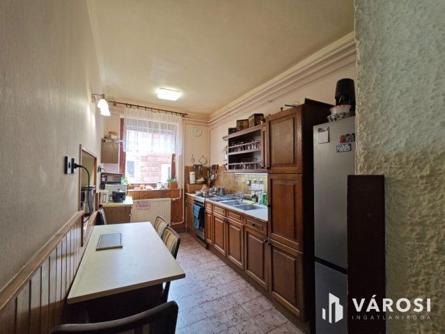 Eladó családi ház, Bükön 79.9 M Ft, 12 szobás