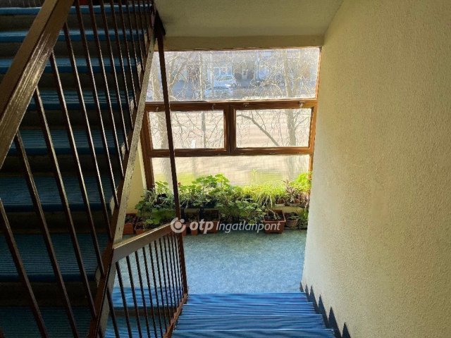 Eladó téglalakás, Egerben 41 M Ft, 1+1 szobás