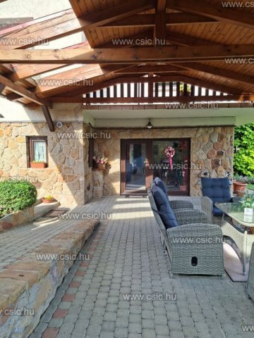 Eladó családi ház, Pilisszántón 142.9 M Ft, 6 szobás