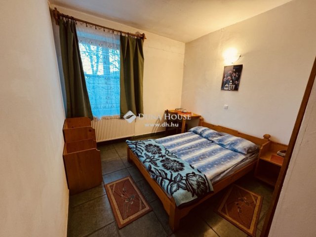 Eladó családi ház, Pilisszentlászlón 225 M Ft, 3+3 szobás