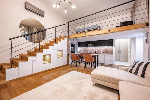 Eladó téglalakás, Budapesten, VI. kerületben, Podmaniczky utcában