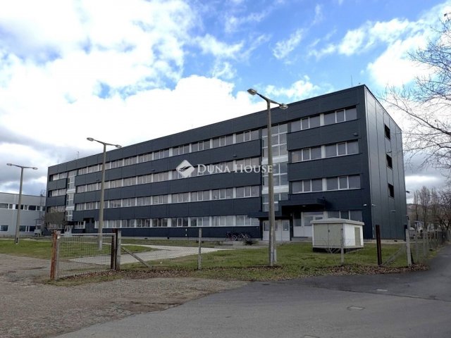 Eladó ipari ingatlan, Esztergomban 420 M Ft / költözzbe.hu