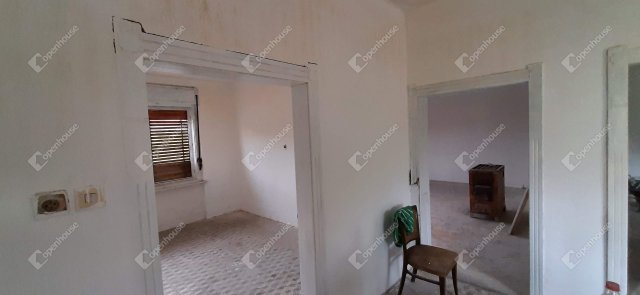 Eladó családi ház, Zalabaksán 18 M Ft, 4 szobás