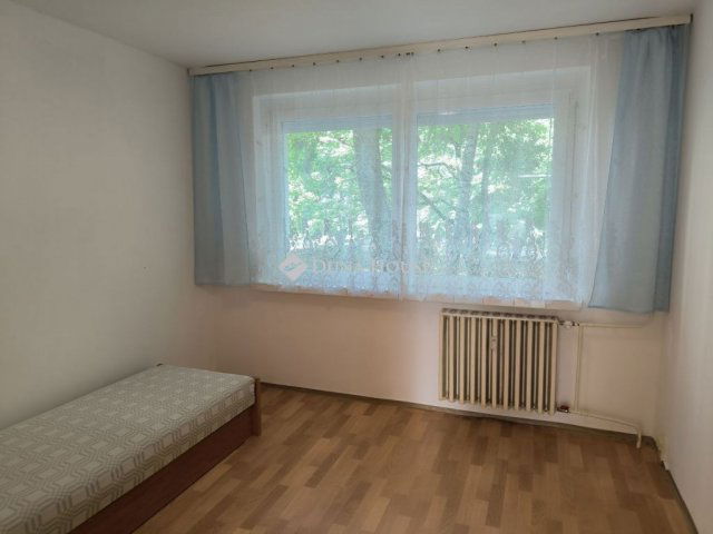 Eladó panellakás, Győrött 44 M Ft, 2 szobás