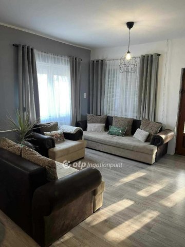 Eladó családi ház, Albertirsán 75 M Ft, 3 szobás