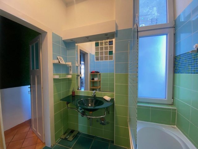 Kiadó téglalakás, albérlet, VI. kerületben, Jókai utcában