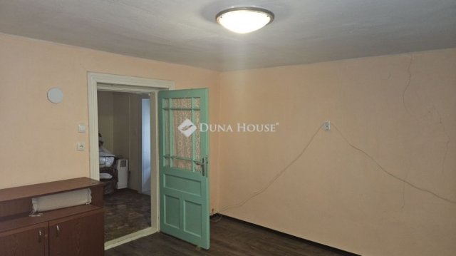 Eladó családi ház, Lajoskomáromban 19.9 M Ft, 2 szobás