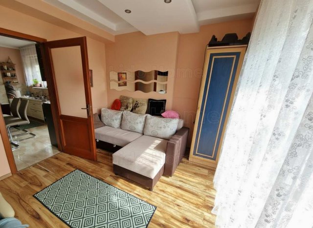 Eladó téglalakás, Székesfehérvárott 105 M Ft, 3 szobás