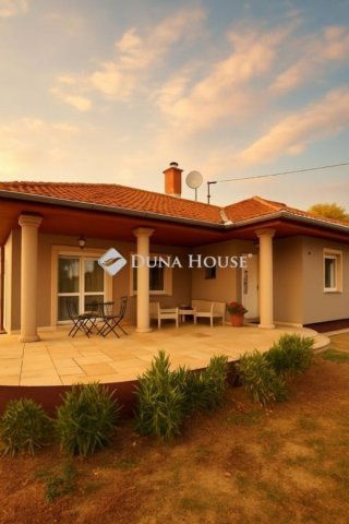 Eladó családi ház, Ráckevén 125 M Ft, 4 szobás