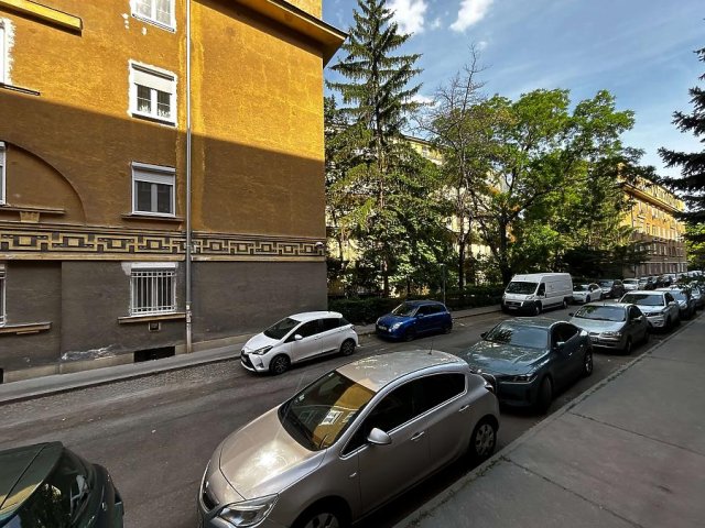 Eladó téglalakás, Budapesten, III. kerületben, Végvár utcában
