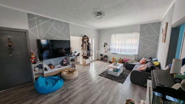 Eladó családi ház, Káváson 49.99 M Ft, 4 szobás