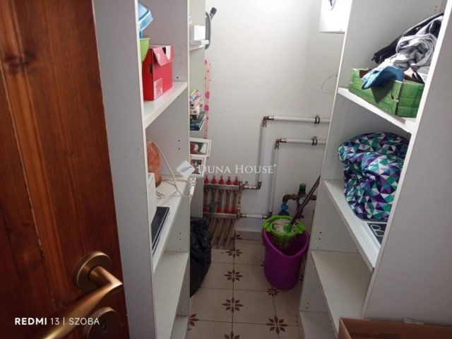 Eladó családi ház, Vecsésen 165 M Ft, 11 szobás