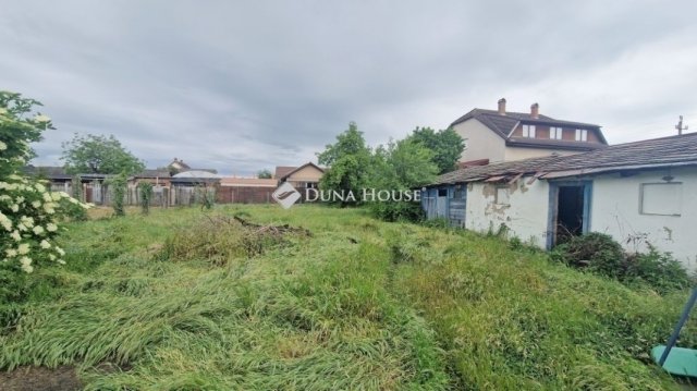 Eladó családi ház, Monoron 51.9 M Ft, 6 szobás