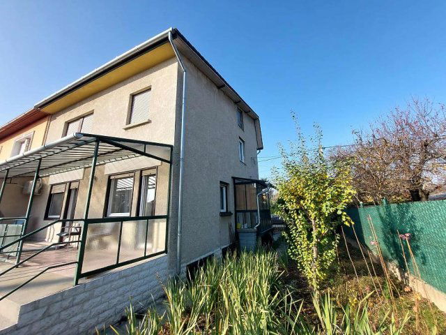 Eladó családi ház, Budapesten, XV. kerületben 139 M Ft, 5 szobás