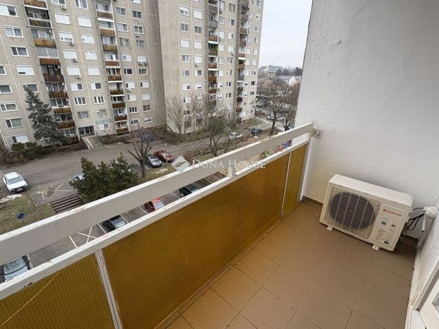 Eladó panellakás, Dunakeszin 73.5 M Ft, 3 szobás