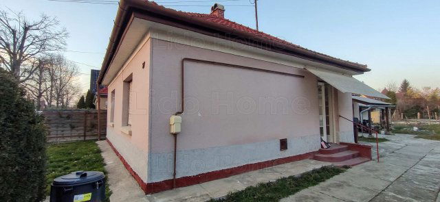 Eladó családi ház, Siófokon 79.9 M Ft, 9 szobás