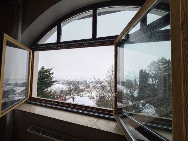 Eladó családi ház, Budakalászon 189.9 M Ft, 5 szobás