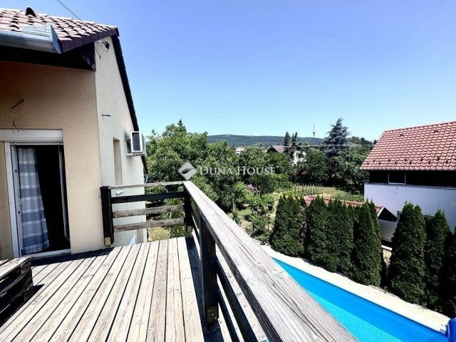 Eladó családi ház, Pécsett 139.99 M Ft, 5 szobás