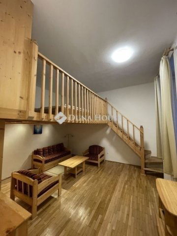 Eladó téglalakás, Budapesten, VI. kerületben 74.5 M Ft, 1 szobás