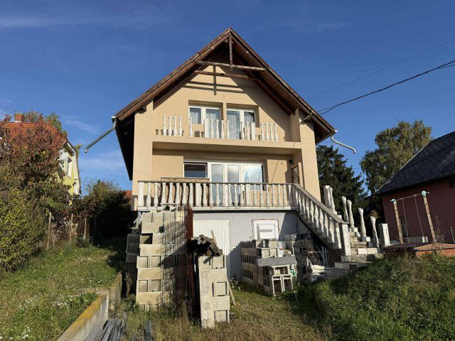 Eladó családi ház, Keszthelyen 120 M Ft, 3 szobás