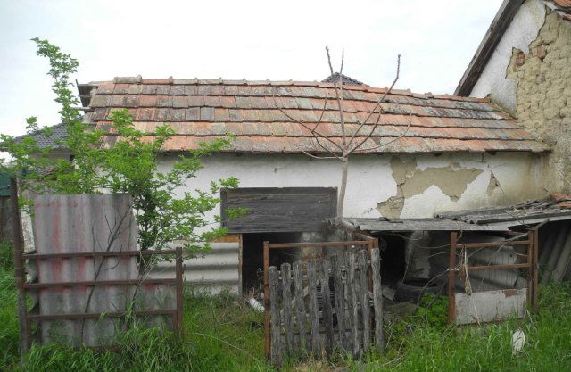 Eladó családi ház, Cegléden, Harcsa utcában 14.75 M Ft