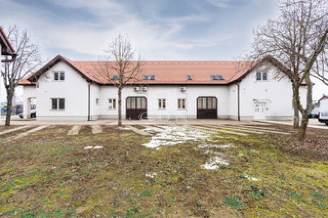 Kiadó ipari ingatlan, Vecsésen 1200 E Ft / hó