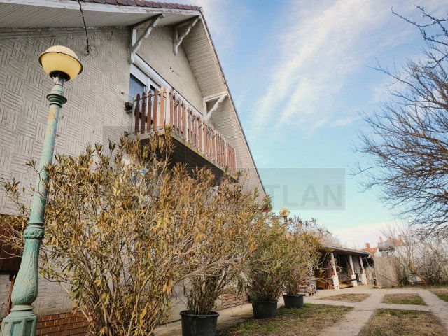 Eladó családi ház, Sándorfalván 89.9 M Ft, 5 szobás