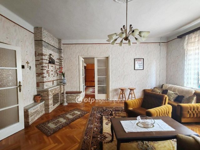 Eladó családi ház, Egerben 88 M Ft, 2+2 szobás