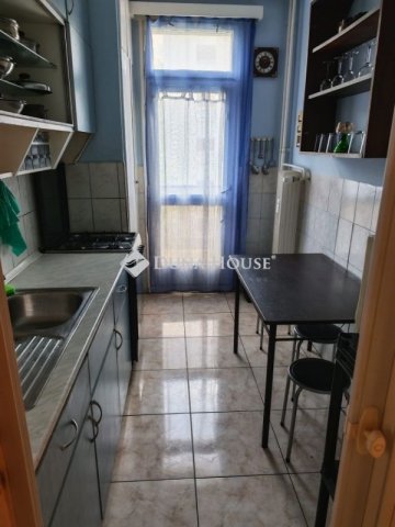 Kiadó panellakás, albérlet, Pécsett 160 E Ft / hó, 2 szobás