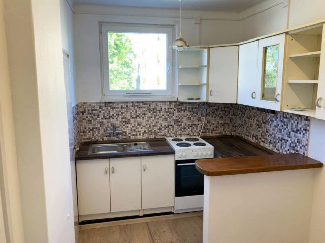 Kiadó panellakás, albérlet, Debrecenben 180 E Ft / hó, 2 szobás