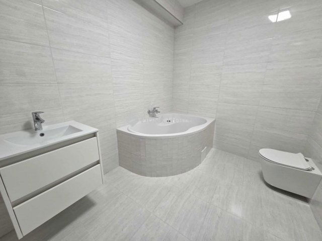 Eladó téglalakás, Szegeden 114.9 M Ft, 3 szobás