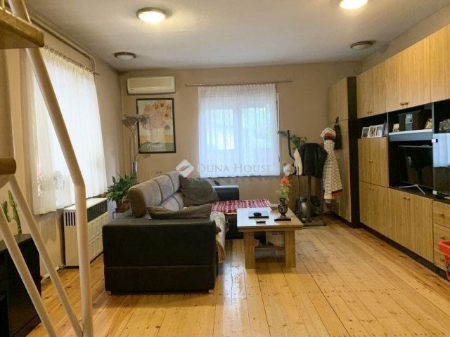 Eladó ikerház, Budapesten, III. kerületben 99 M Ft, 3 szobás