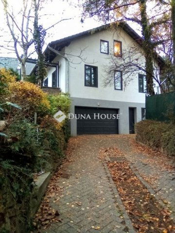 Eladó családi ház, Solymáron 305 M Ft, 7+1 szobás